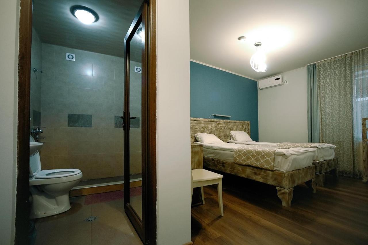 Hotel Kutaisi Globus Exterior photo