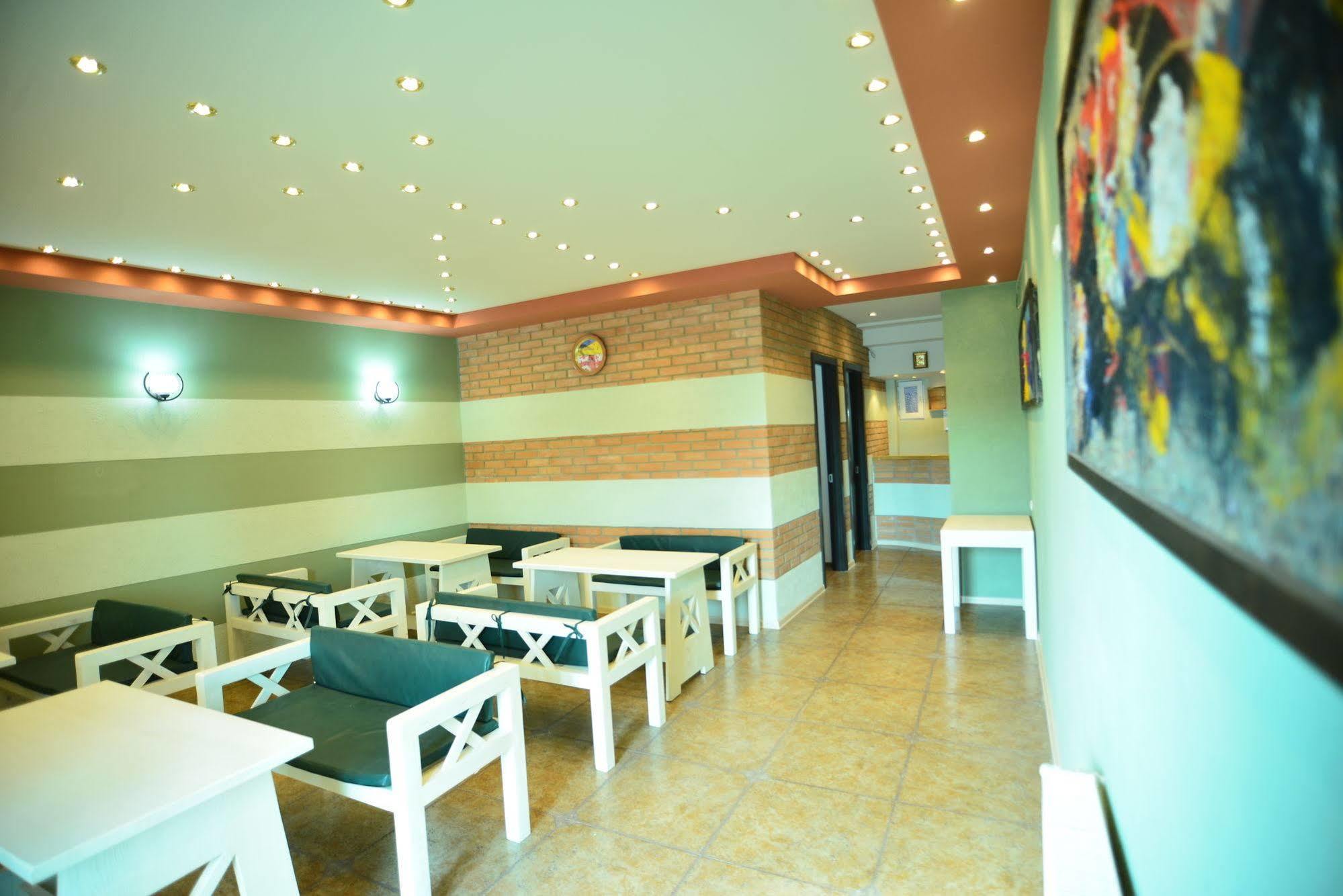 Hotel Kutaisi Globus Exterior photo