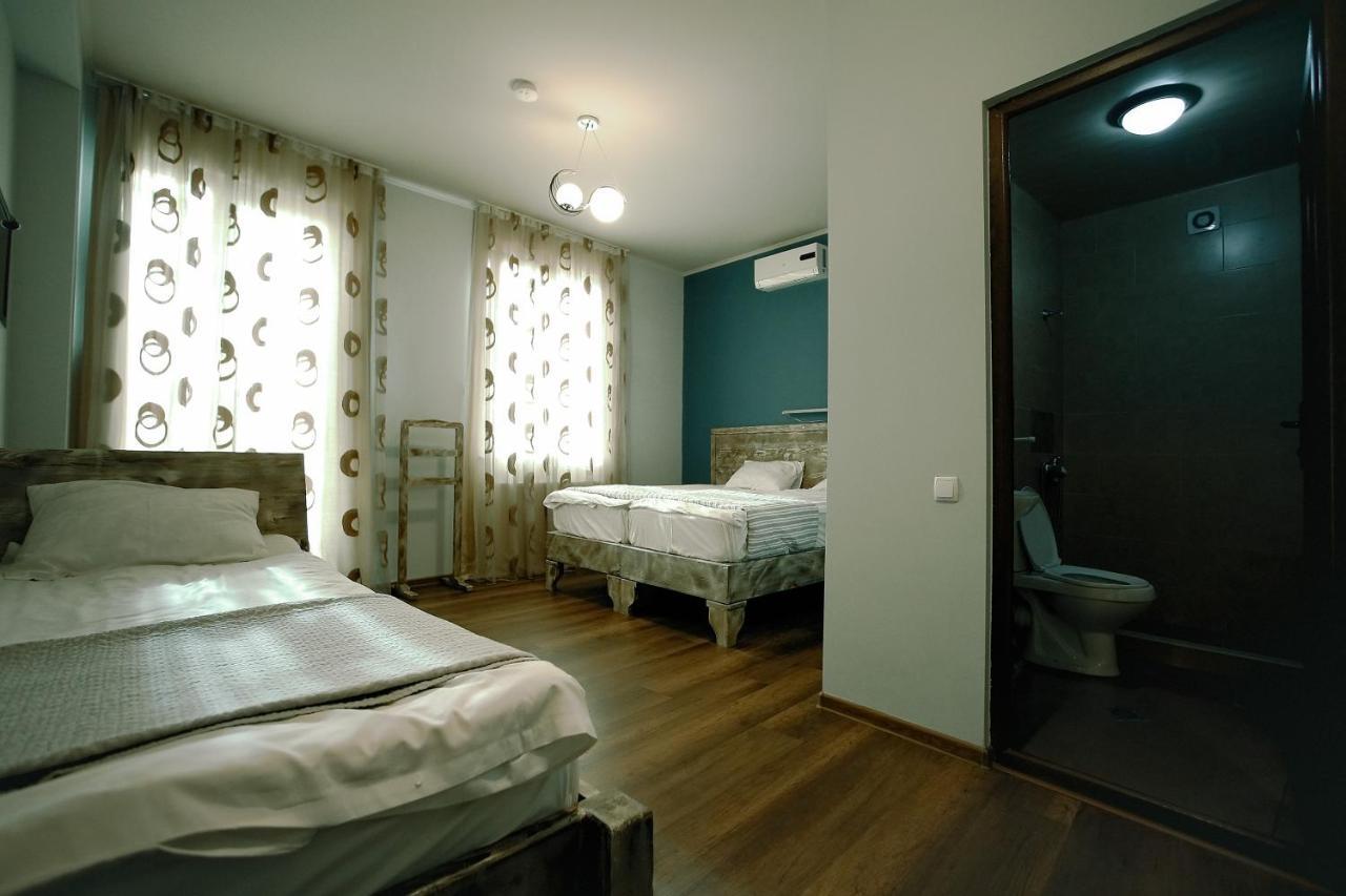 Hotel Kutaisi Globus Exterior photo