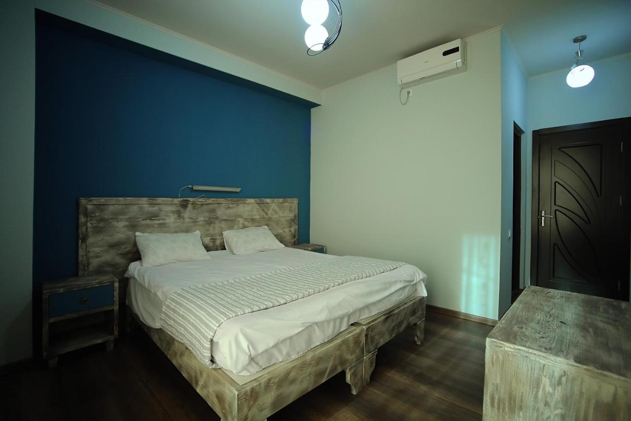 Hotel Kutaisi Globus Exterior photo
