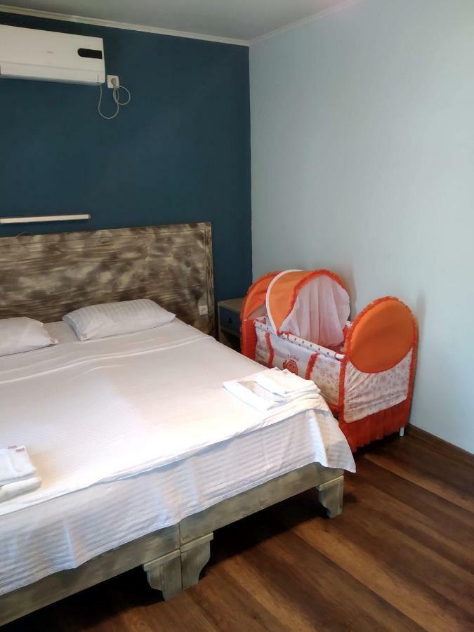 Hotel Kutaisi Globus Exterior photo